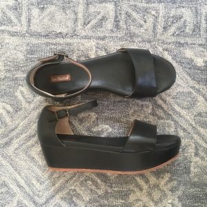Gee Wa Wa Platform Sandals